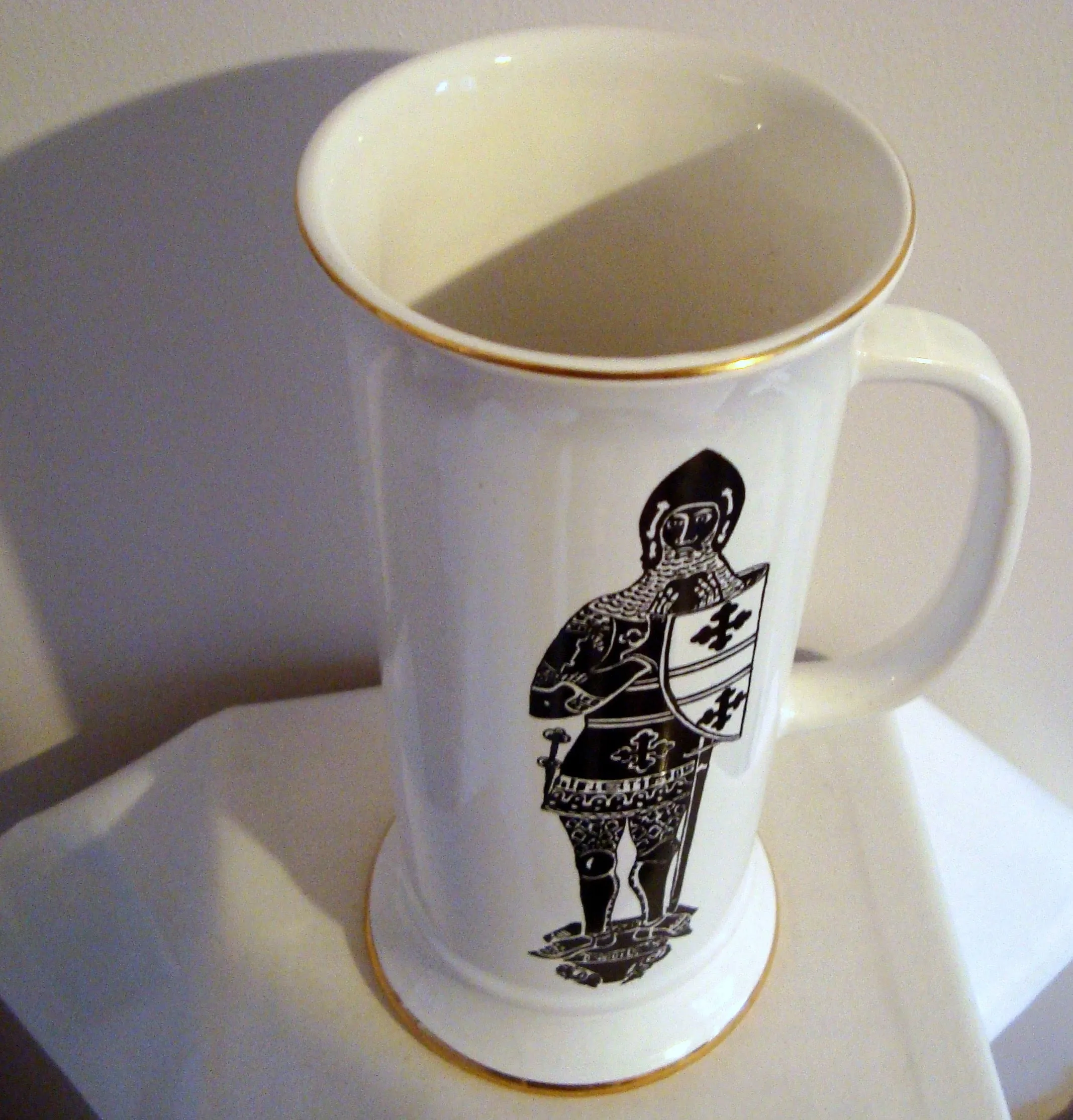 1970s SylvaC Ware Model 5282 White Heraldic Brass Rubbing Tankard