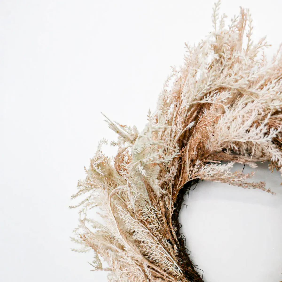 Beige Pampas Grass Wreath