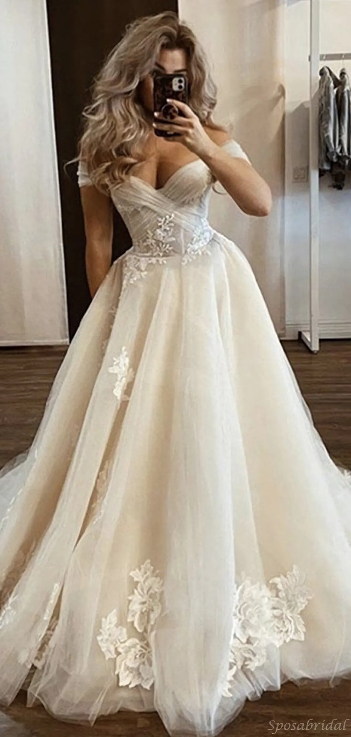 Elegant V-Neck Off-Shoulder A-Line Lace Long Prom Dress Gown