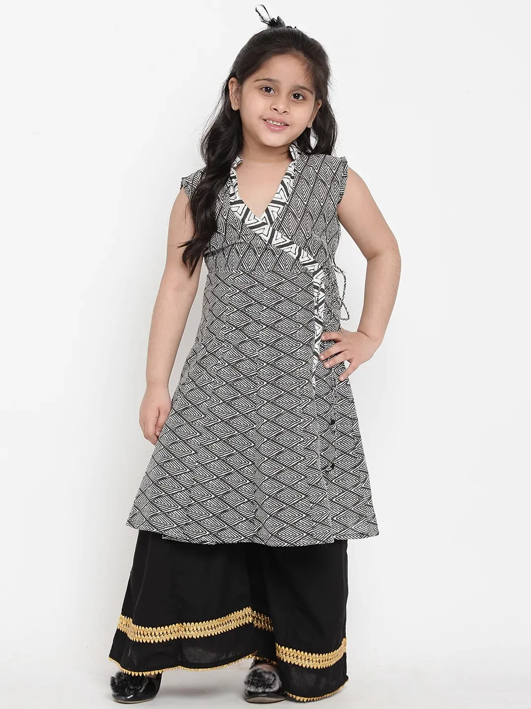 Girls Black Printed Kurta With Palazzos