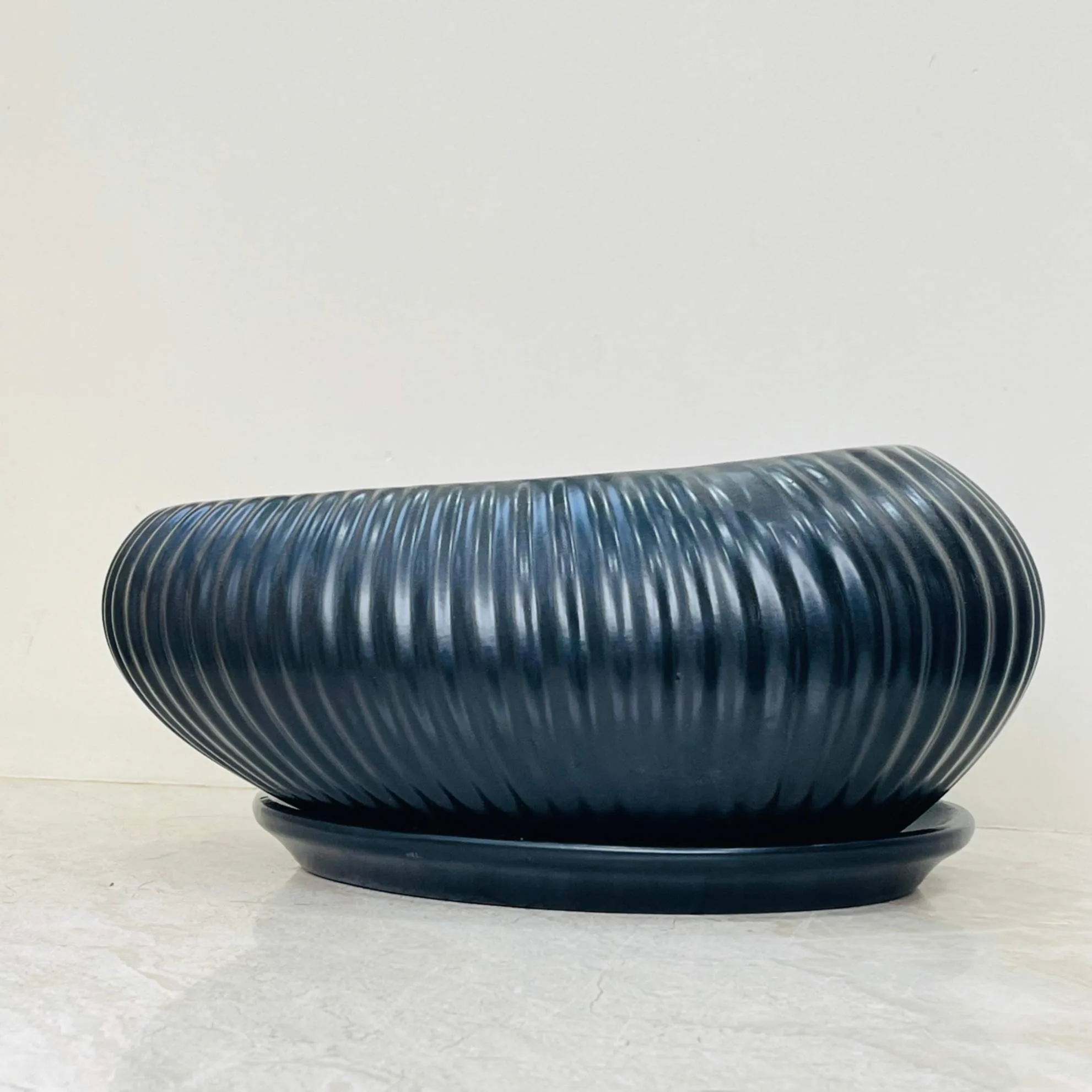 Oval Matte Black Ceramic Planter – Modern Ribbed Indoor Plant Pot