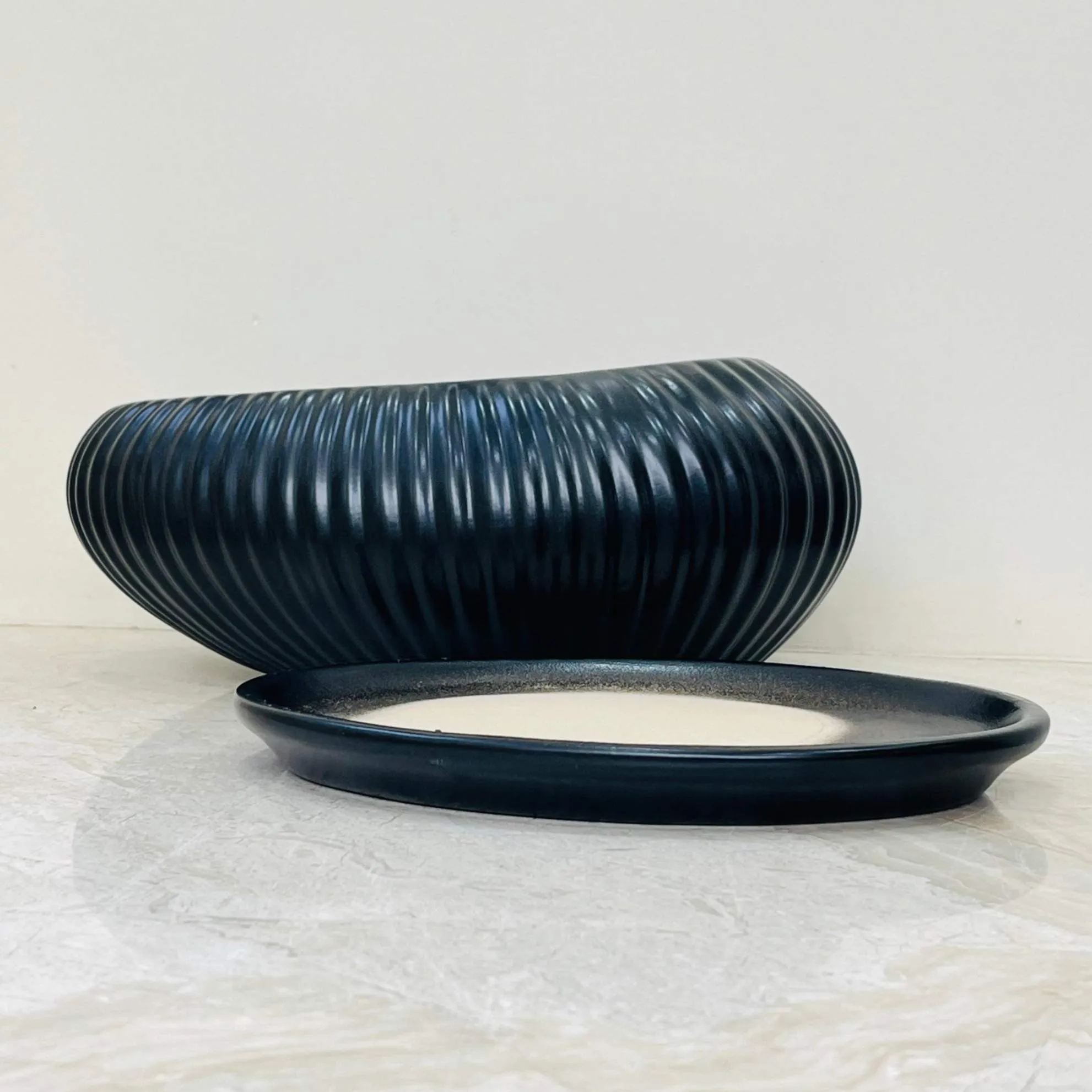 Oval Matte Black Ceramic Planter – Modern Ribbed Indoor Plant Pot