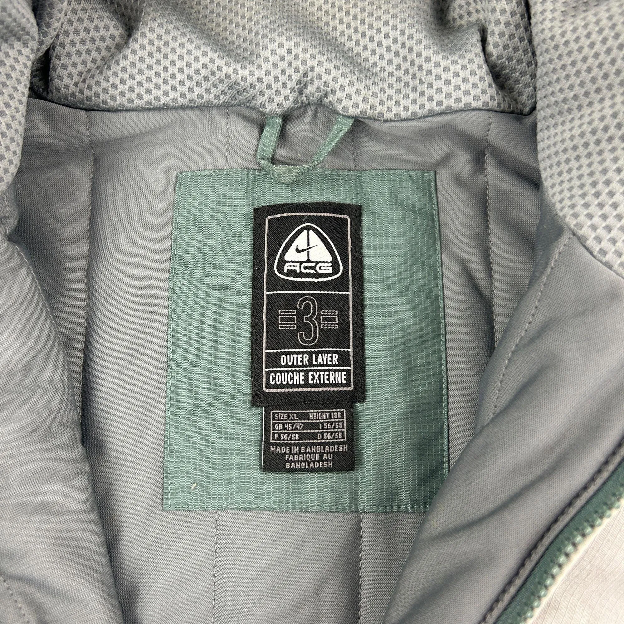 Vintage Nike ACG Padded Jacket Size XL