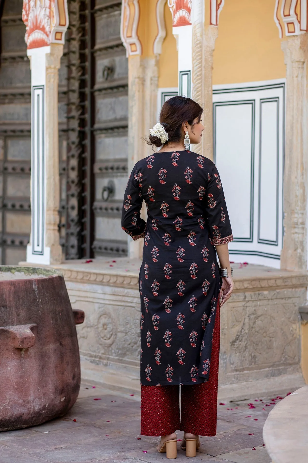 Women Black & Maroon Floral Printed Straight Kurta With Palzzo And Dupatta